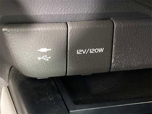 Used 2018 Toyota Camry LE image 22