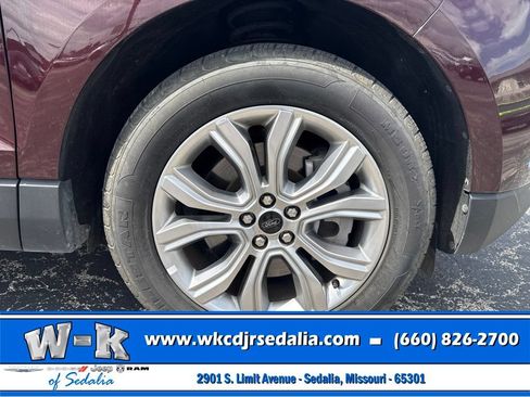 Used 2024 Ford Edge Titanium AWD/4WD image 5