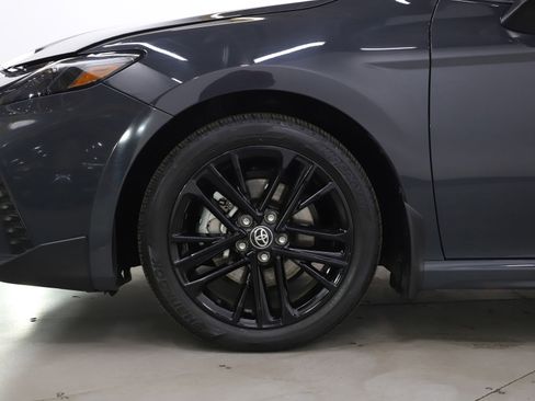 Used 2025 Toyota Camry SE AWD/4WD image 30