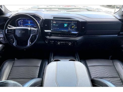 Used 2024 Chevrolet Silverado 2500 ZR2 w/ Technology Package AWD/4WD image 17