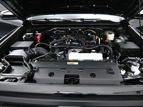 Certified 2025 Toyota Tacoma SR5 image 34