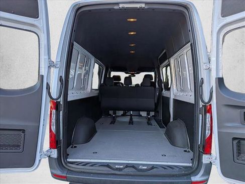 Used 2023 Mercedes-Benz Sprinter 2500 image 14
