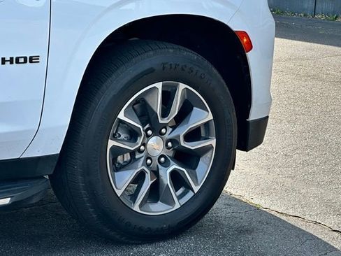 Used 2021 Chevrolet Tahoe LT w/ Luxury Package image 19