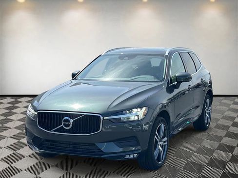 Used 2021 Volvo XC60 T5 Momentum w/ Premium Package FWD image 7