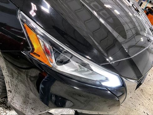 Used 2019 Nissan Altima 2.5 Platinum FWD image 27