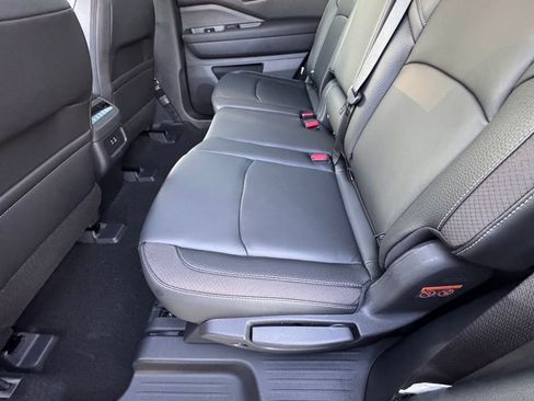 New 2025 Nissan Pathfinder SL image 12