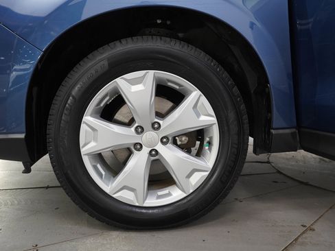 Used 2014 Subaru Forester 2.5i Premium w/ All-Weather Package AWD/4WD image 28