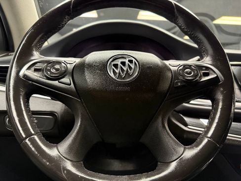 Used 2018 Buick Enclave Essence FWD image 23