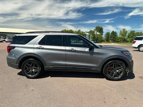 Used 2025 Ford Explorer ST w/ Sun And Sound Package AWD/4WD image 36