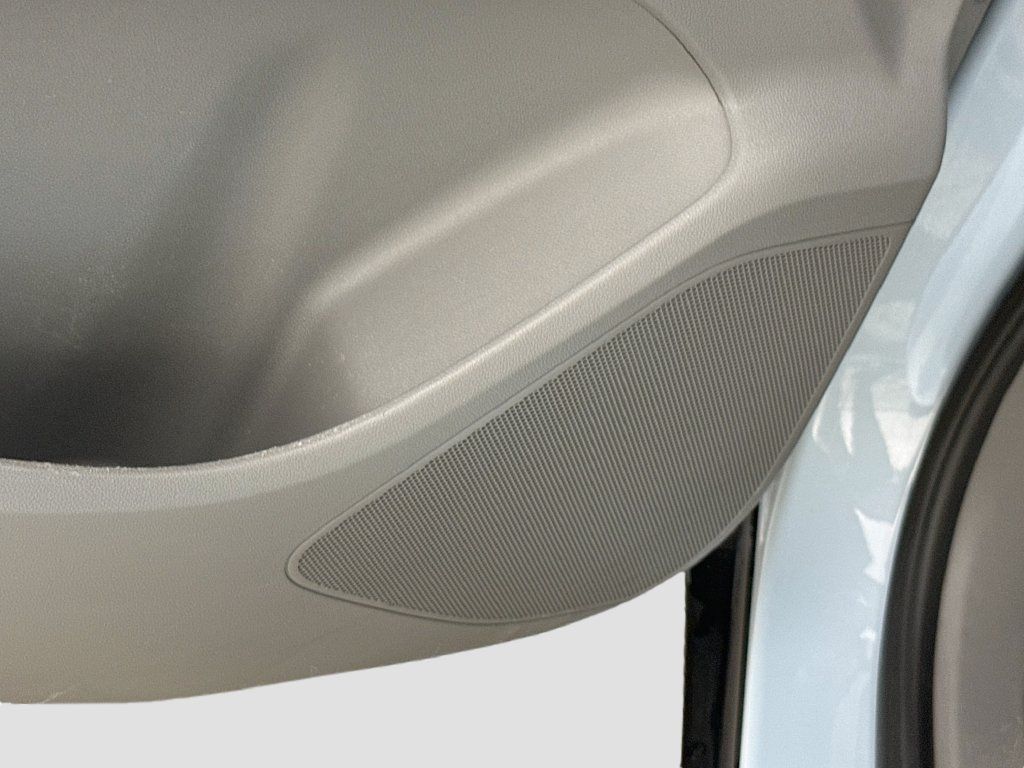 Used 2022 Chevrolet Bolt EUV Premier FWD image 18