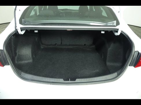 Used 2024 Chevrolet Malibu LT FWD image 9