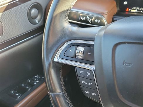 Used 2022 Lincoln Nautilus Reserve w/ Luxury Package image 25