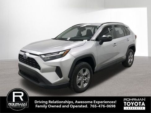Used 2023 Toyota RAV4 LE AWD/4WD image 2