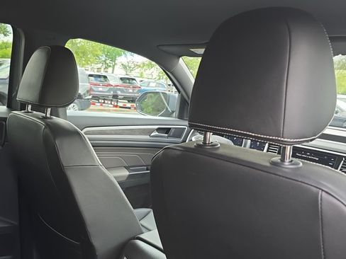Used 2023 Volkswagen Atlas Cross Sport SE FWD image 23