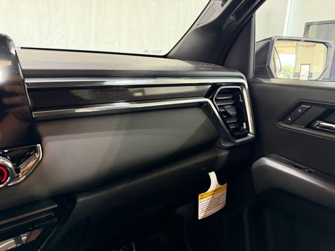 New 2026 GMC Canyon Elevation image 24