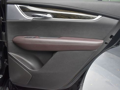 Used 2022 Cadillac XT6 Premium Luxury w/ Technology Package image 31