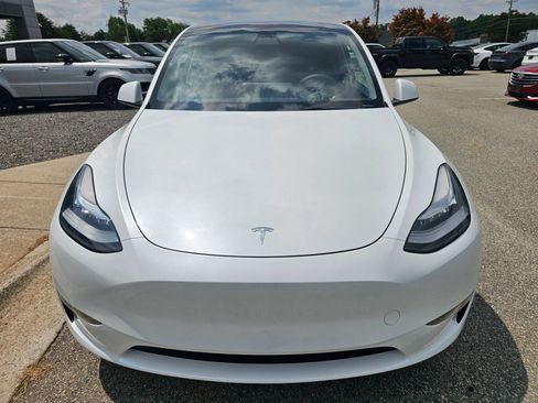 Used 2023 Tesla Model Y Long Range AWD/4WD image 29