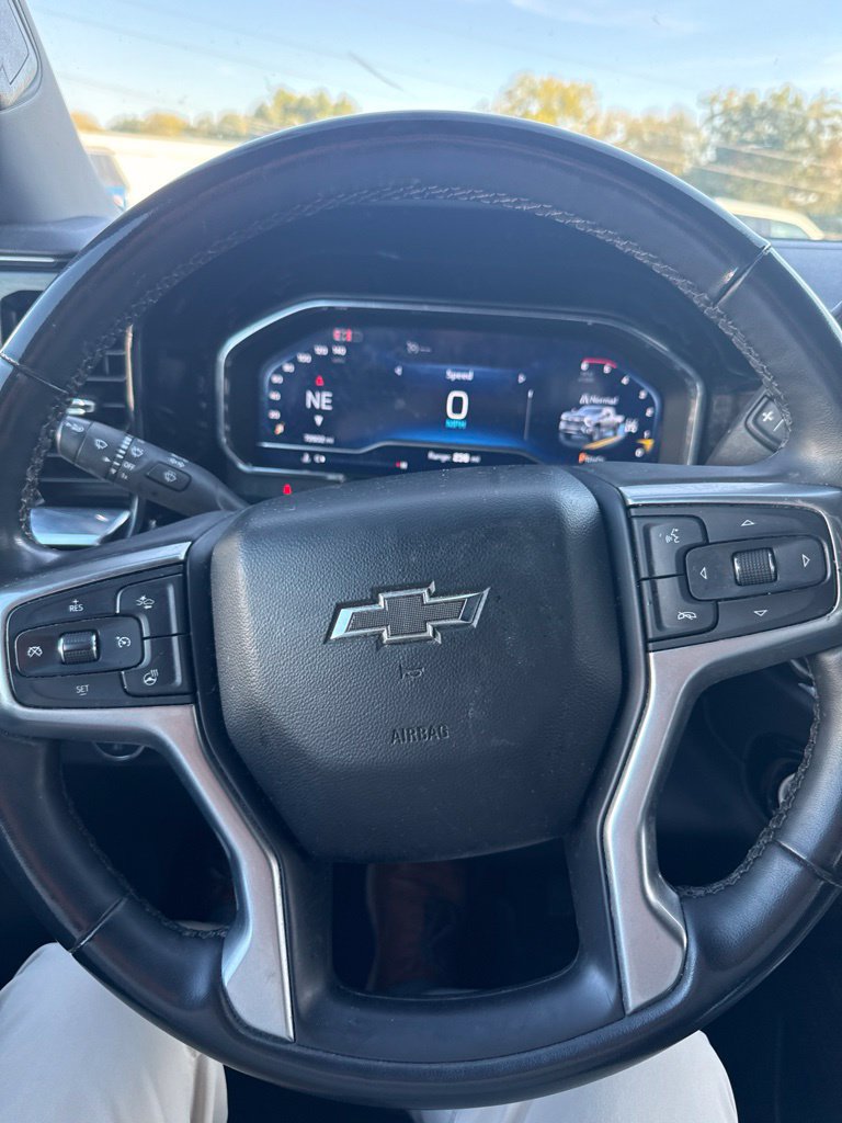 Used 2024 Chevrolet Silverado 2500 LT w/ Midnight Edition AWD/4WD image 6