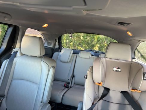 Used 2021 Honda Odyssey Touring image 5