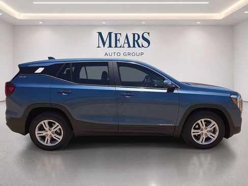 Used 2024 GMC Terrain SLE FWD image 6