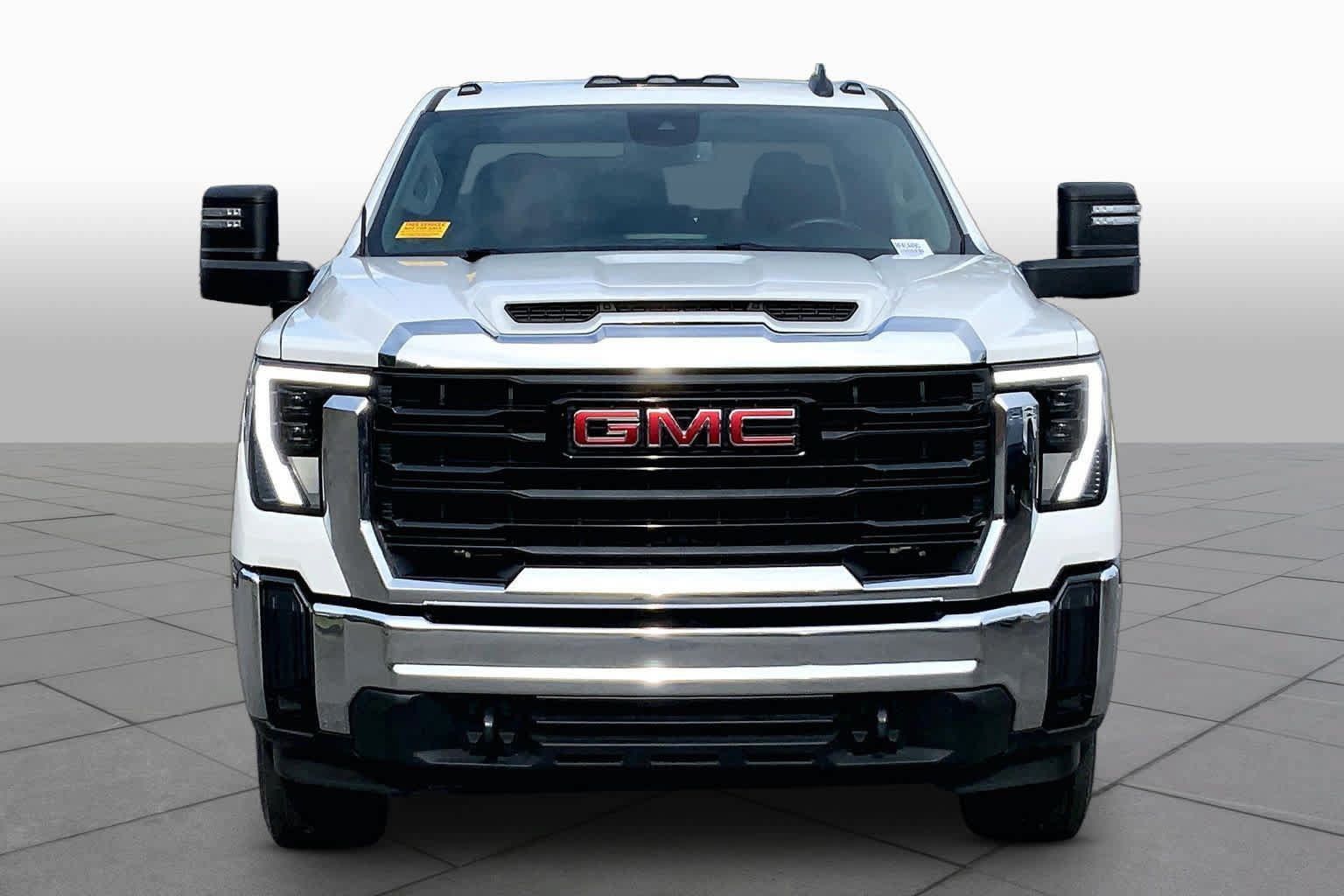 Used 2024 GMC Sierra 2500 Pro AWD/4WD image 4