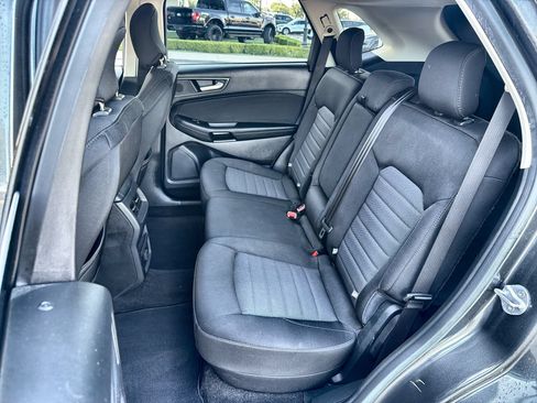 Used 2019 Ford Edge SE AWD/4WD image 21