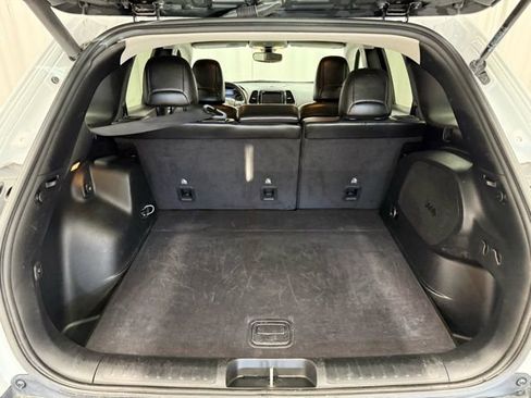 Used 2020 Jeep Cherokee Limited image 23