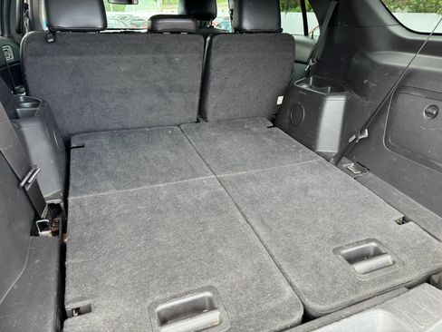 Used 2015 Ford Explorer XLT w/ Equipment Group 202A FWD image 6