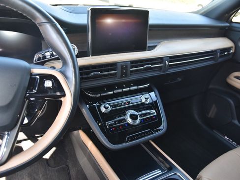 Used 2022 Lincoln Corsair Reserve w/ Equipment Group 201A image 9