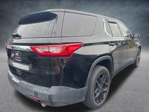 Used 2020 Chevrolet Traverse LS image 4
