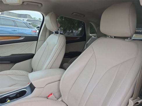 Used 2019 Lincoln MKC Select w/ Select Plus Package image 17