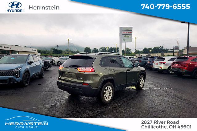 Used 2021 Jeep Cherokee Latitude w/ Mopar Interior Package AWD/4WD image 26
