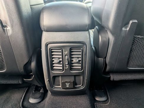 Used 2019 Jeep Grand Cherokee Altitude AWD/4WD image 35