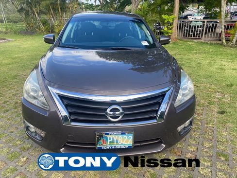 Used 2014 Nissan Altima 2.5 SV w/ Convenience Package FWD image 2