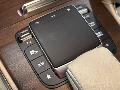 Used 2022 Mercedes-Benz GLS 450 4MATIC image 37