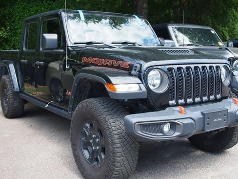 Used 2022 Jeep Gladiator Mojave w/ Cold Weather Group AWD/4WD image 2