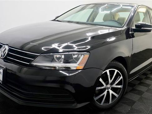 Used 2017 Volkswagen Jetta SE image 43