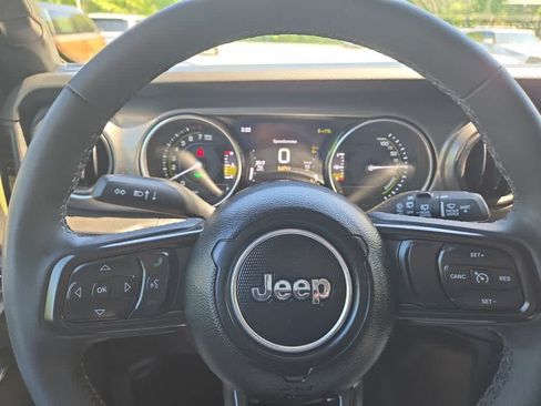 Used 2023 Jeep Wrangler Unlimited w/ Sun & Screen Package AWD/4WD image 20