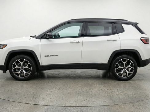 Used 2025 Jeep Compass Limited image 5