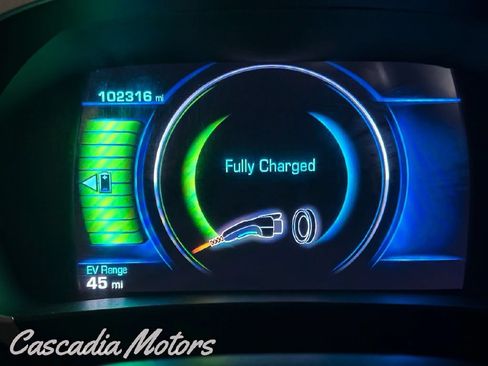 Used 2018 Chevrolet Volt LT FWD image 3