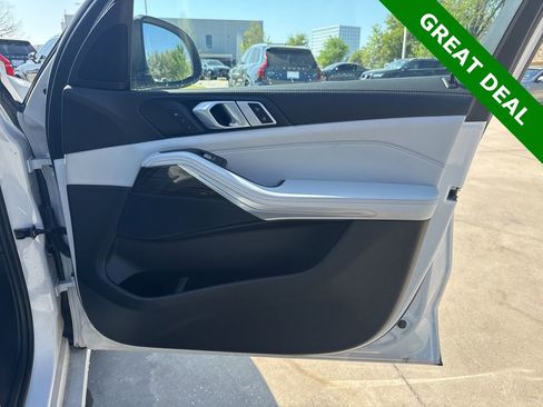 Used 2025 BMW X7 xDrive40i w/ Climate Comfort Package image 13