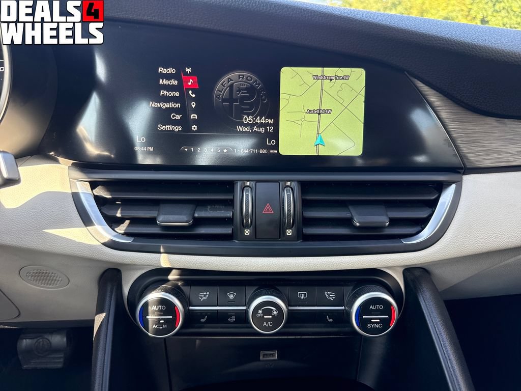 Used 2018 Alfa Romeo Giulia AWD image 18