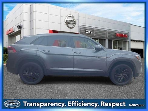 Used 2022 Volkswagen Atlas Cross Sport SE image 5