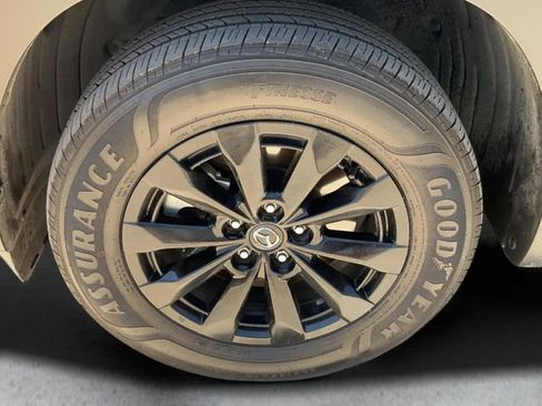 Used 2025 MAZDA CX-50 AWD 2.5 Hybrid w/ Premium Pkg image 9