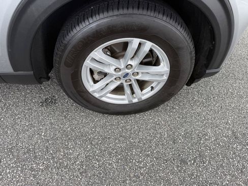 Certified 2023 Ford Explorer XLT RWD image 39