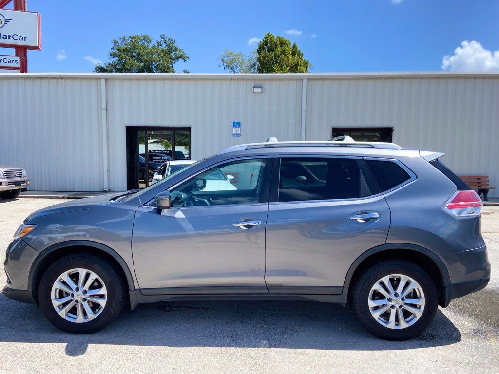 Used 2016 Nissan Rogue SV FWD image 2