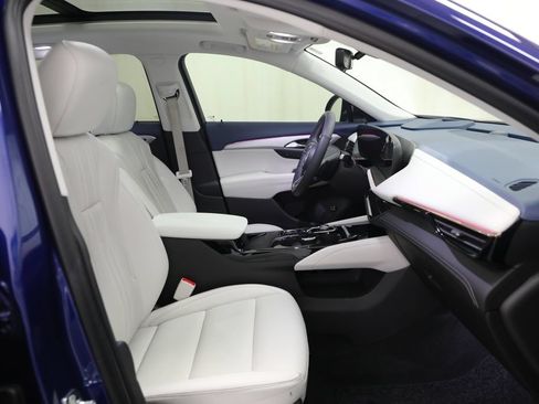 Used 2024 Buick Envision Avenir AWD/4WD image 9