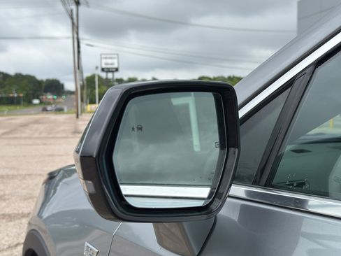 Used 2024 Cadillac XT4 Premium Luxury FWD image 21