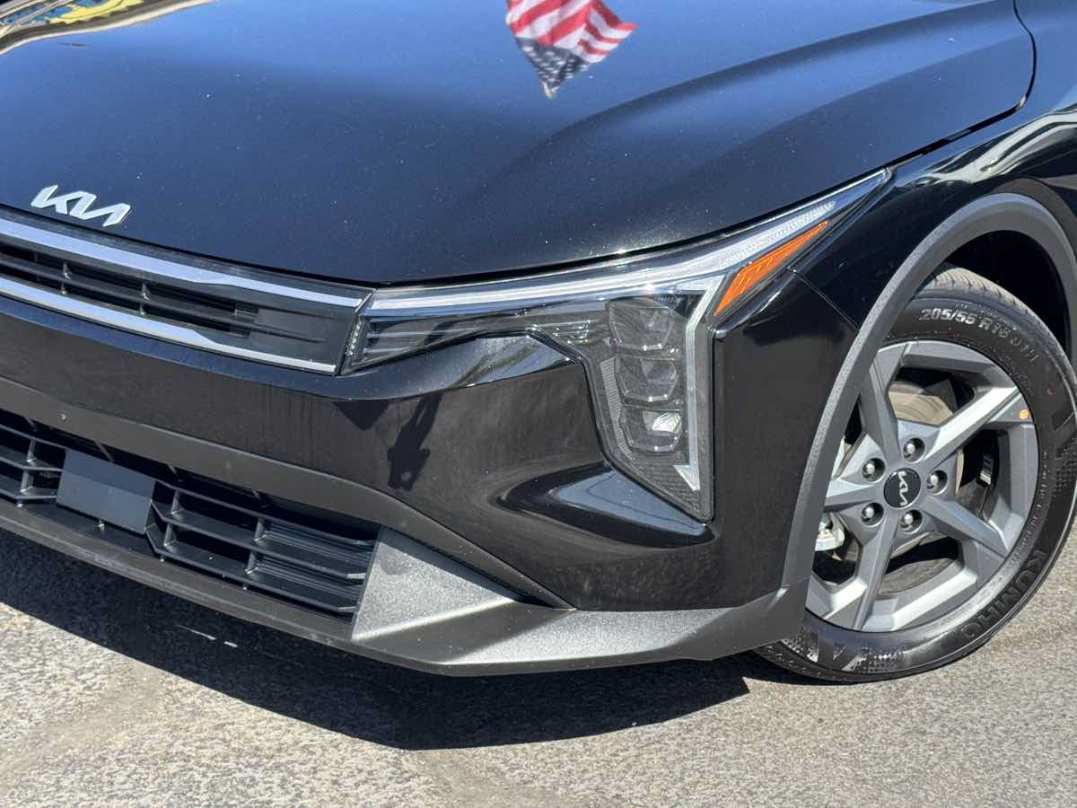 Used 2026 Kia K4 FWD image 3