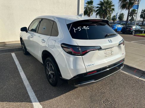 Used 2023 Honda HR-V EX-L image 4